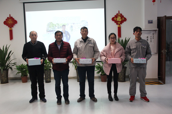 304永利集团12月份员工生日会温馨举行